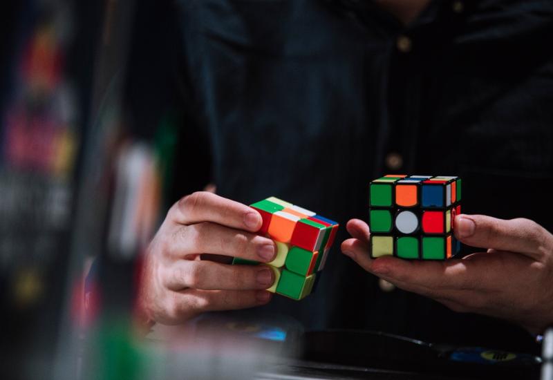 Počinje potraga za najbržima u slaganju Rubikove kocke - Počinje potraga za najbržima u slaganju Rubikove kocke